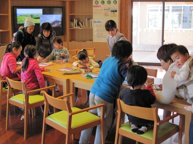 草原学習館 モビールづくり